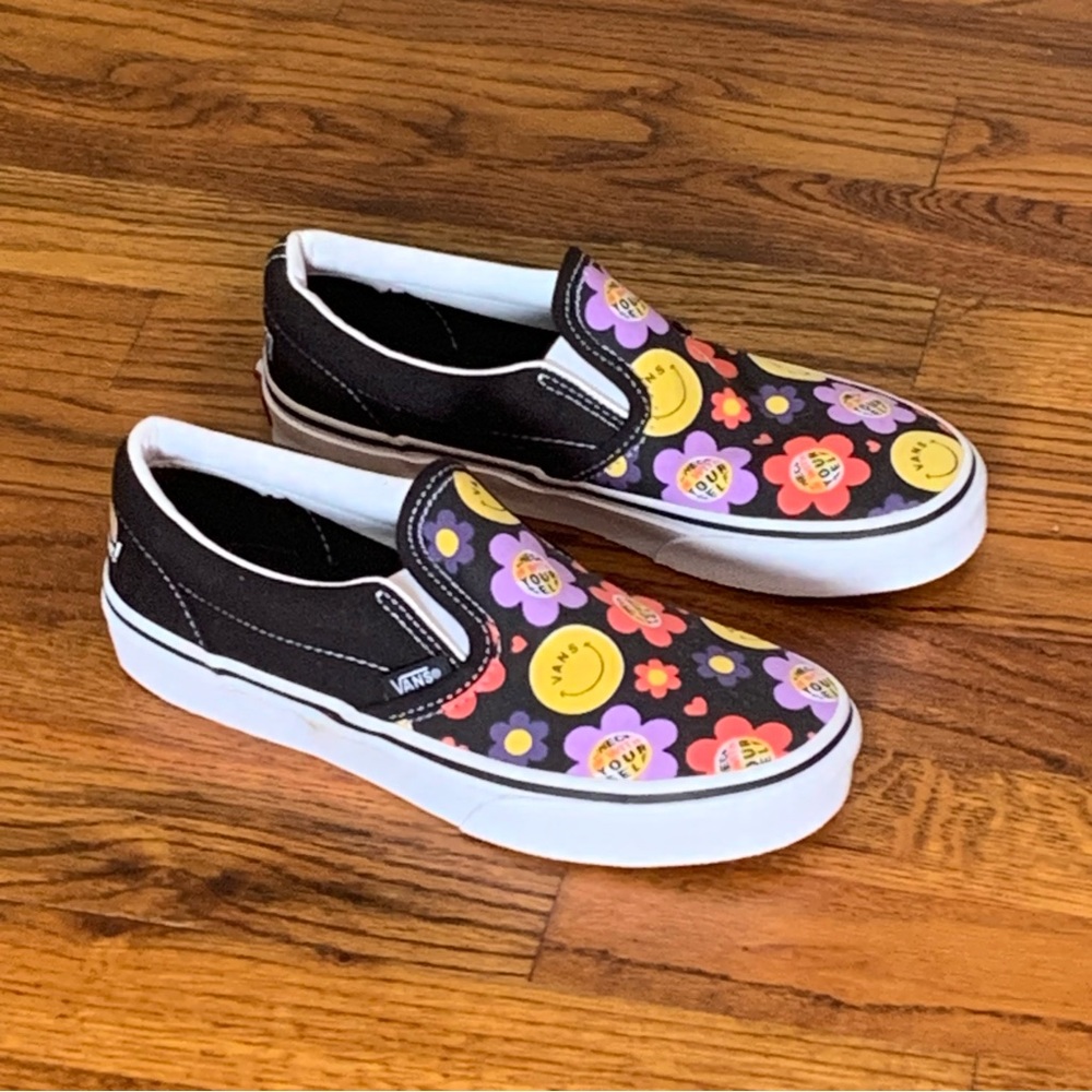 Vans Classic SlipOn Radically Happy Skate Shoe Sneaker Unisex NWT
Boys Kids Teen - Picture 6 of 16
